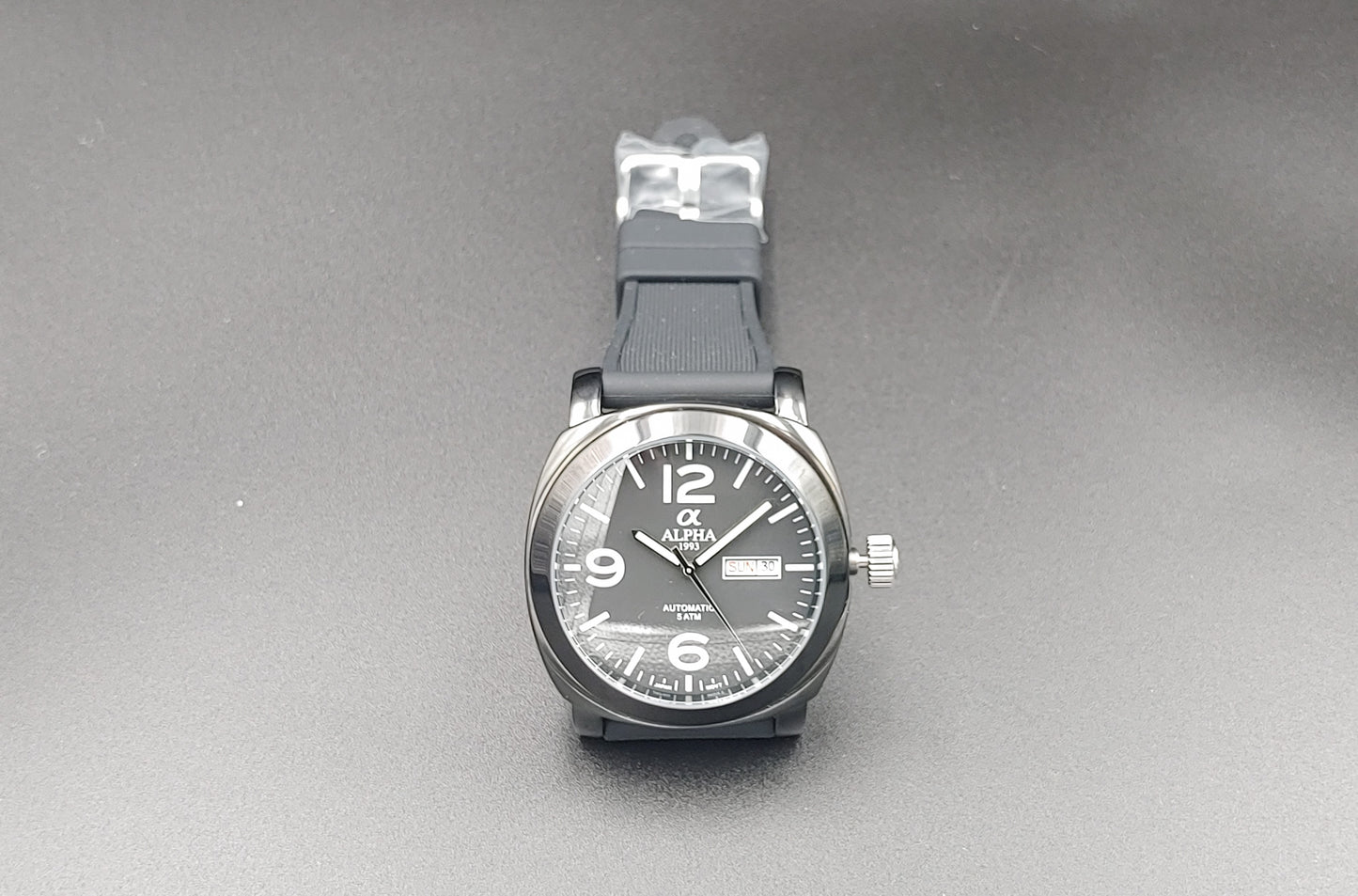Alpha α 1993 Αυτόματο Μαύρο Γυαλιστερό Αυτόματο Μαύρο Καουτσούκ Λουράκι και Μαύρο Καντράν με Ημερομηνία και Ημέρα