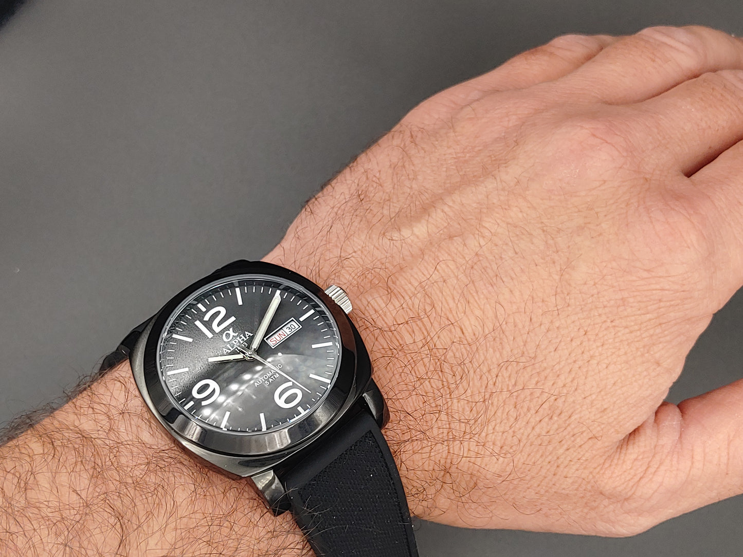 Alpha α 1993 Αυτόματο Μαύρο Γυαλιστερό Αυτόματο Μαύρο Καουτσούκ Λουράκι και Μαύρο Καντράν με Ημερομηνία και Ημέρα