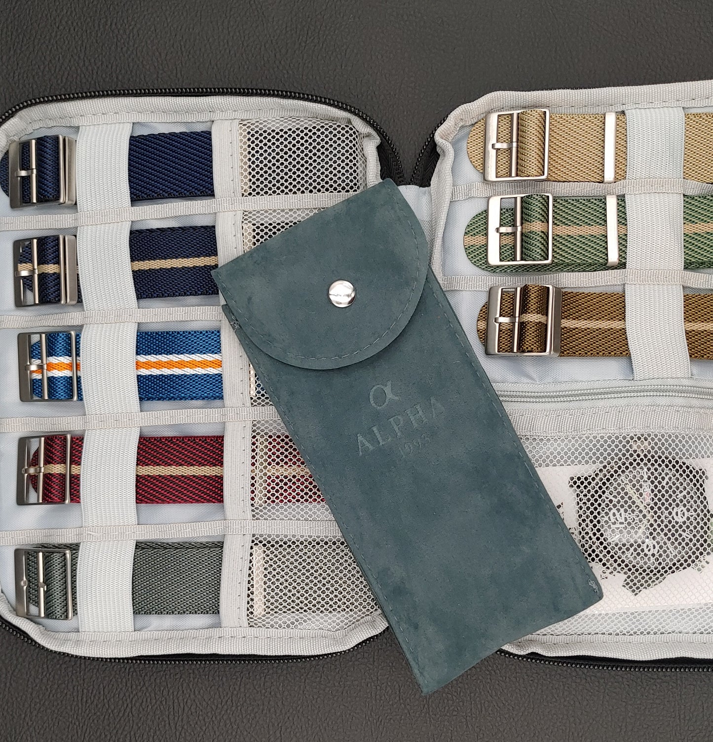 Alpha α 1993 Αυτόματο Μαύρο Αυτόματο Με Οκτώ Λουράκια και Μαύρο Καντράν με Ημερομηνία και Ημέρα