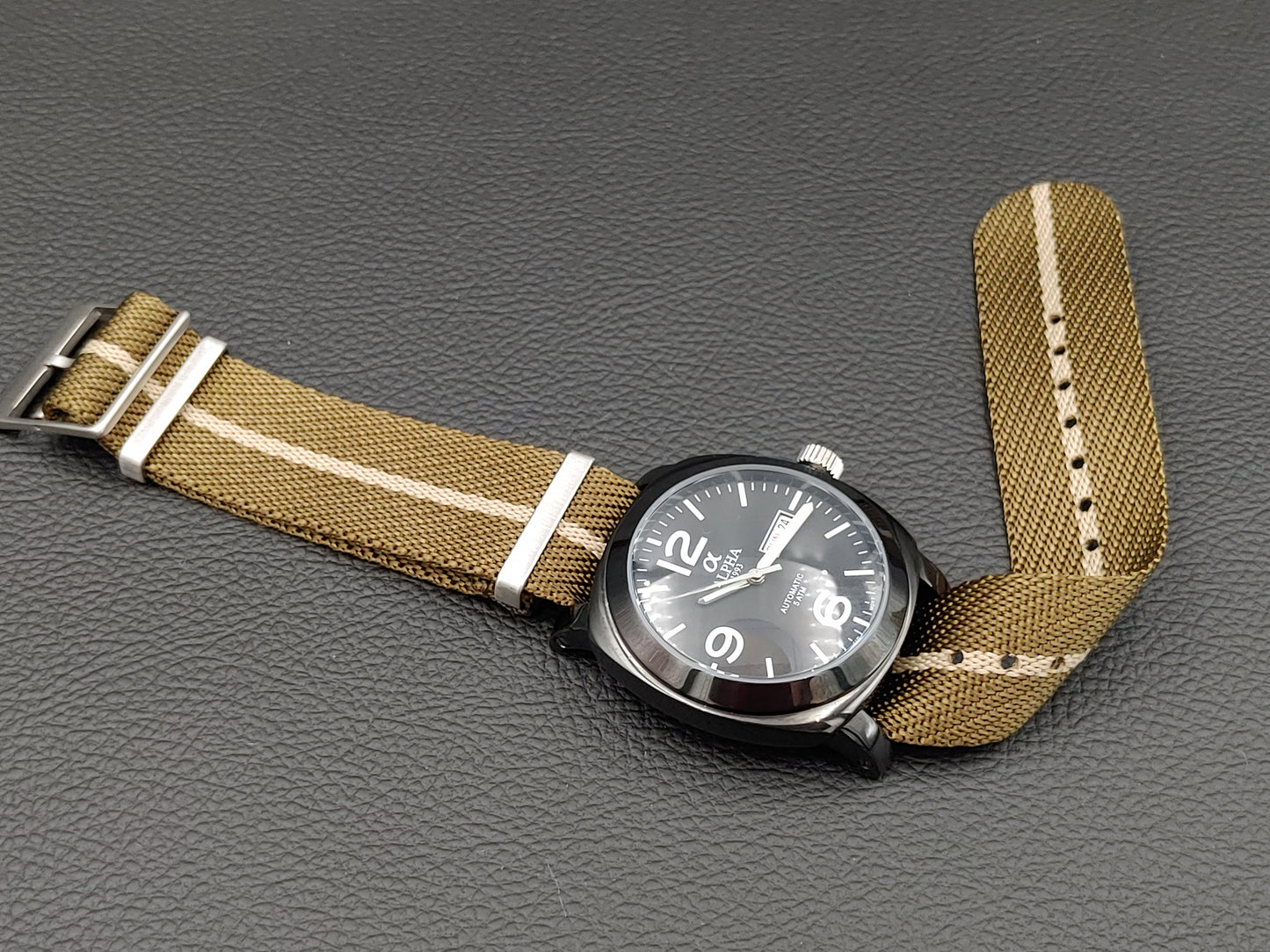 Alpha α 1993 Αυτόματο Μαύρο Αυτόματο Με Οκτώ Λουράκια και Μαύρο Καντράν με Ημερομηνία και Ημέρα