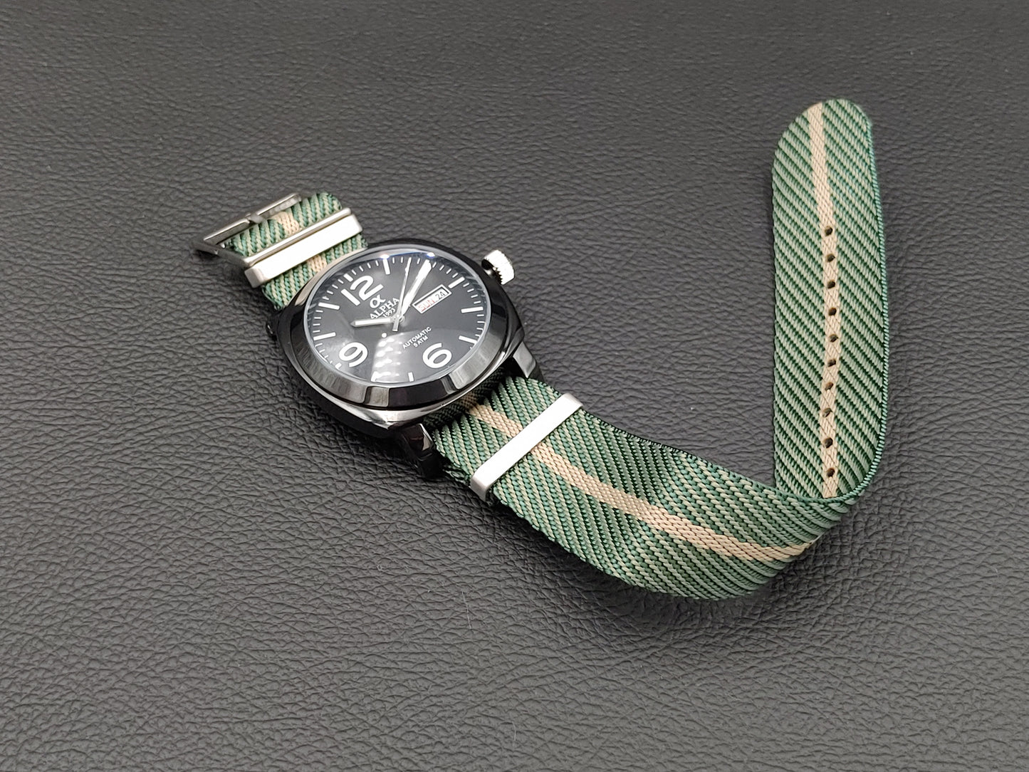 Alpha α 1993 Αυτόματο Μαύρο Αυτόματο Με Οκτώ Λουράκια και Μαύρο Καντράν με Ημερομηνία και Ημέρα