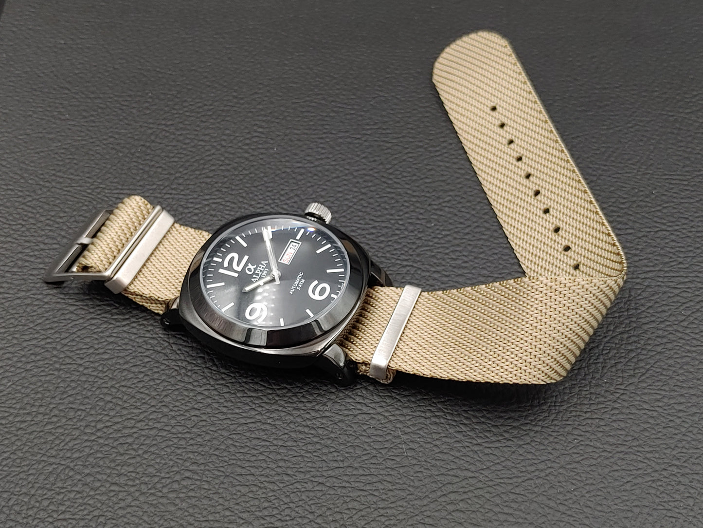 Alpha α 1993 Αυτόματο Μαύρο Αυτόματο Με Οκτώ Λουράκια και Μαύρο Καντράν με Ημερομηνία και Ημέρα