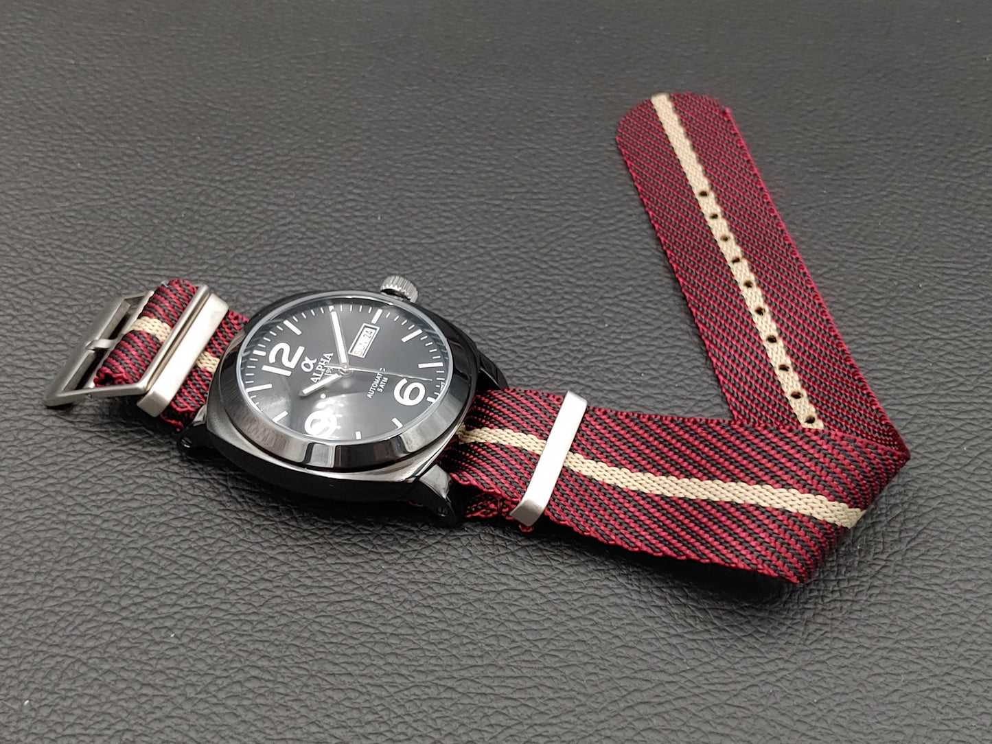 Alpha α 1993 Αυτόματο Μαύρο Αυτόματο Με Οκτώ Λουράκια και Μαύρο Καντράν με Ημερομηνία και Ημέρα