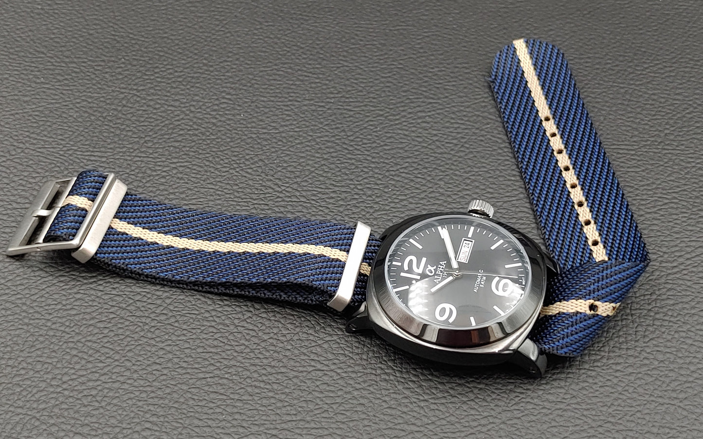 Alpha α 1993 Αυτόματο Μαύρο Αυτόματο Με Οκτώ Λουράκια και Μαύρο Καντράν με Ημερομηνία και Ημέρα