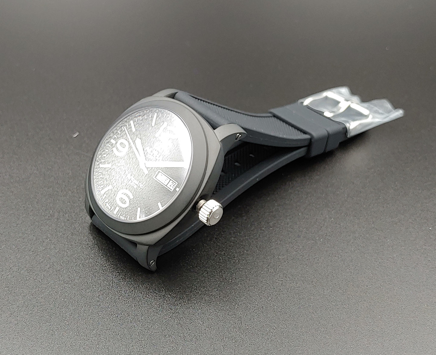 Alpha α 1993 Αυτόματο Μαύρο Ματ Αυτόματο Με Μαύρο Λουράκι Σιλικόνης και Μαύρο Καντράν με Ημερομηνία και Ημέρα