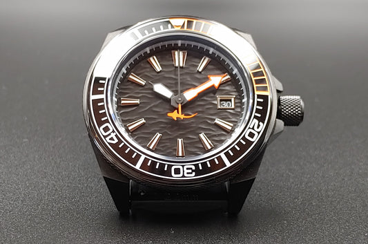 Aion Αιων Reimagined Line Samurai DIver 200M Μαυρο Πορτοκαλι Ημερομηνια