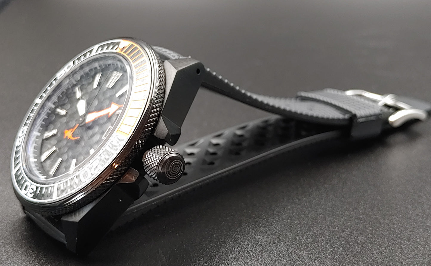 Aion Αιων Reimagined Line Samurai DIver 200M Μαυρο Πορτοκαλι Ημερομηνια