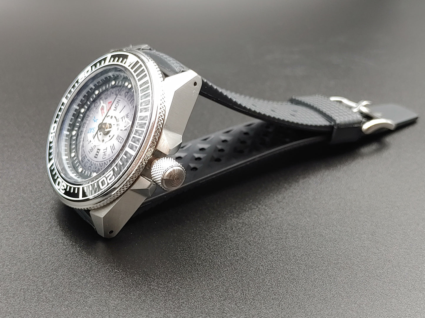 Aion Αιων Reimagined Line Samurai DIver 200M Ασημι Λευκο Ημερα Ημερομηνια 1/1