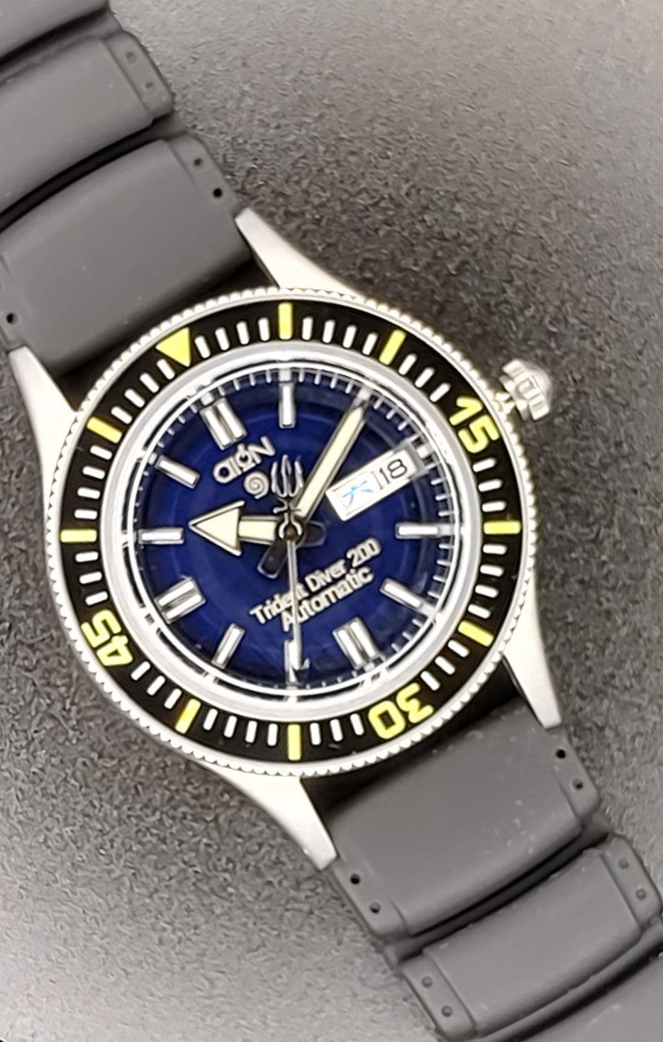 Aion Αιων Trident Diver 200 Κυανο-Μπλε Ημερα Ημερομηνια