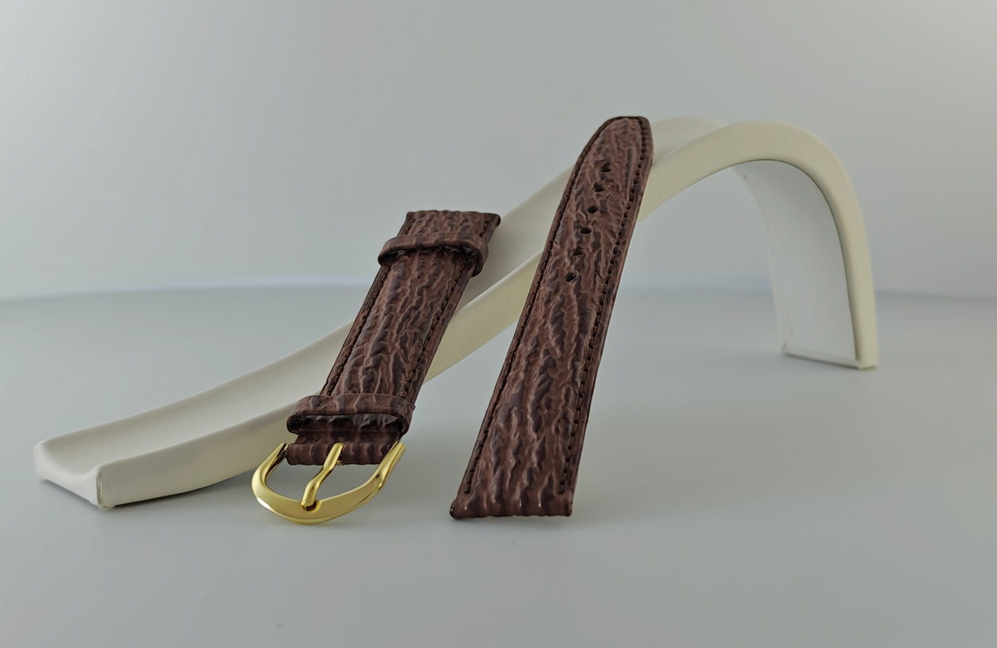 Καφέ ανάγλυφο δερμάτινο λουράκι απο Calf skin σε 18 mm